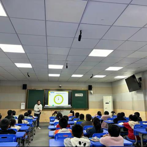 勤研思耕，悦启新程——广信区应家小学数学组教研活动