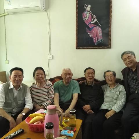 岁月流逝，当年的热闹不再有了。