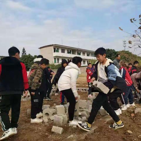 劳动追梦，幸福人生——记石卡镇鹤心小学的劳动基地升级成功