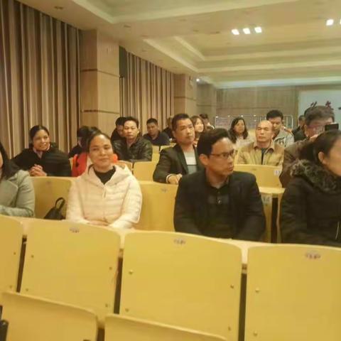 家校联合，感恩与励志同行，共圆孩子们的大学梦