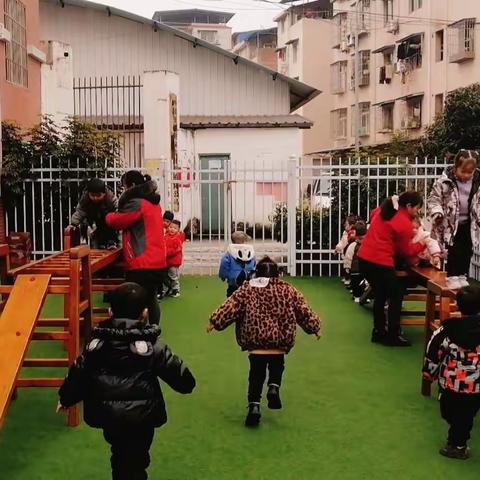 火炬二小附属幼儿园幸福园周报之小一班第一周周报