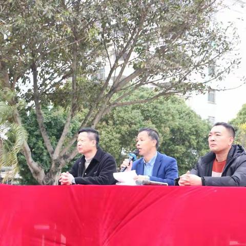 春风浩荡暖校园   砥励前行谱新篇