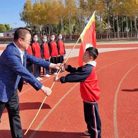 八井子中心小学分批入队仪式暨“请党放心，强国有我”主题队日活动