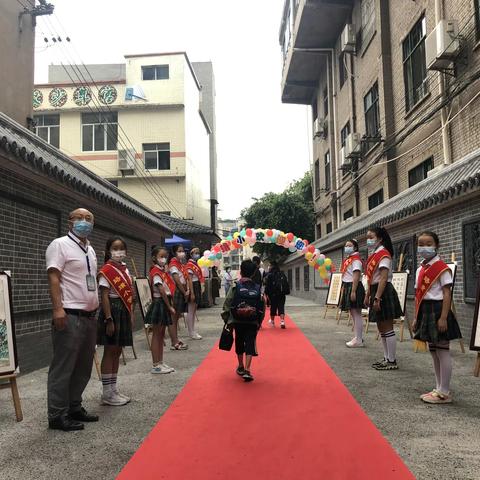 珞璜小学：开学典礼仪式足 隆重迎新暖童心