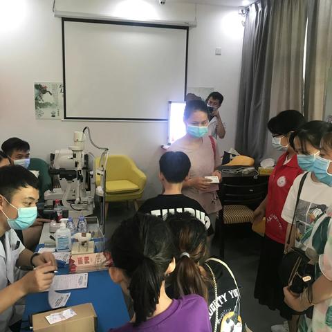 “光明快车”进社区— 布吉社区眼科义诊活动