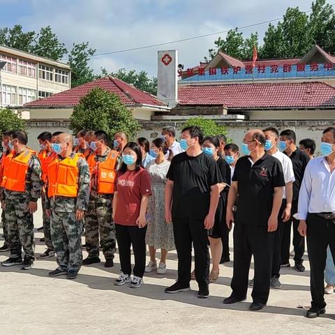 以练促防 筑牢汛期安全防线——赵集镇组织铁炉营村开展防汛应急避险群众转移（副本）