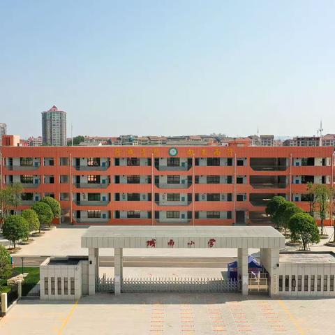 城南小学艺体课——绘画二（1）班成长记录
