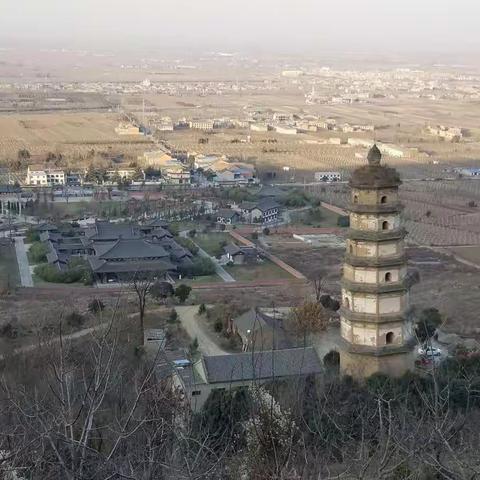 偷来半日闲，散淡浪塔峪。