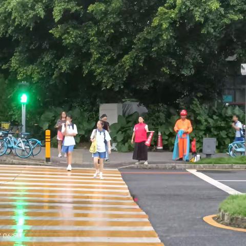 人间温暖【松岗实验学校 八四班（辰星中队）】