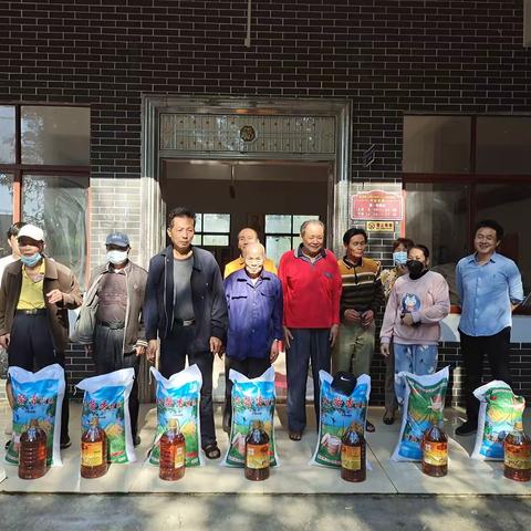 光荣村2023年春节慰问60岁以上老党员为主题党日活动