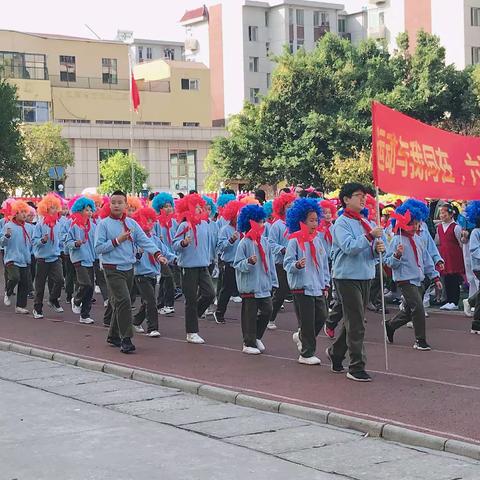 白云小学五六班收班费通知