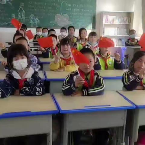 洛浦县布亚乡中心小学合热万村分校“同心庆国庆 喜迎二十大” --- “我为祖国唱首歌”活动
