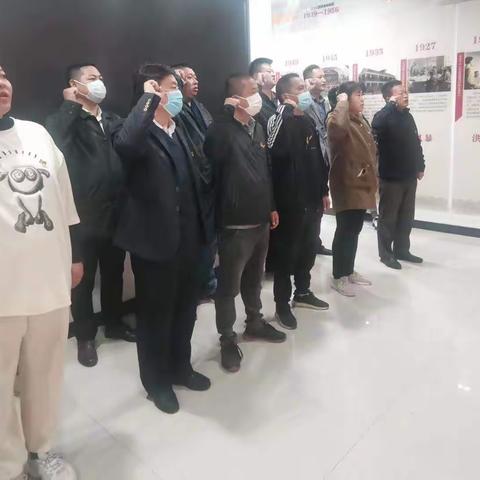铮铮誓言 砥砺前行｜闫寺街道举行新党员入党宣誓仪式