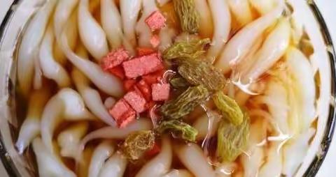 美味不缺席，清甜凉虾让人回味，——小班美食活动：凉虾