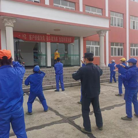 小身板的大能量—记综合部保管王小妮