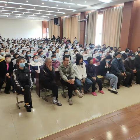 双庙派出所联合双庙小学开展“反诈课堂”家长会