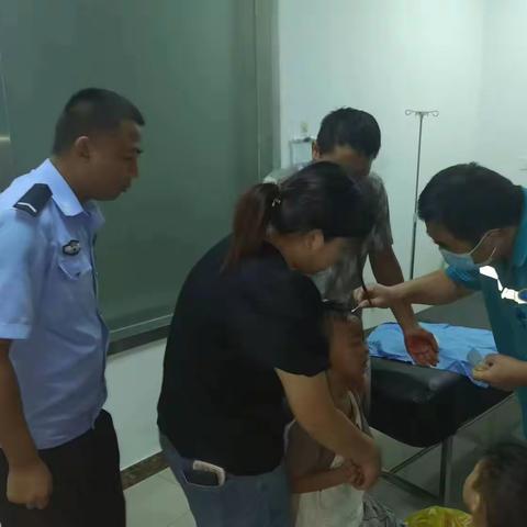 【我为群众办实事】孩子意外摔伤 ，双庙所民辅警紧急救助