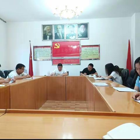 县就业服务中心组织开展“双学双比双提高”第十六次集中学习