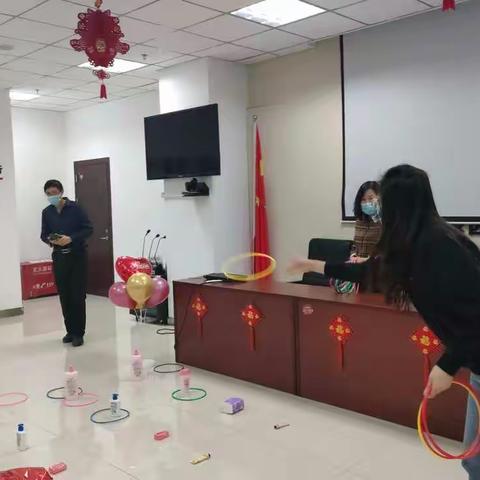 绿园支行举办“魅力女性，快乐巾帼”主题趣味竞赛活动