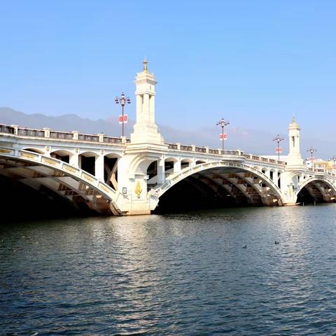 云南大理市：兴盛大桥