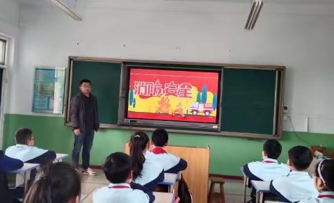 家校共育     精彩纷呈----东环小学北校区五一班家长进课堂活动