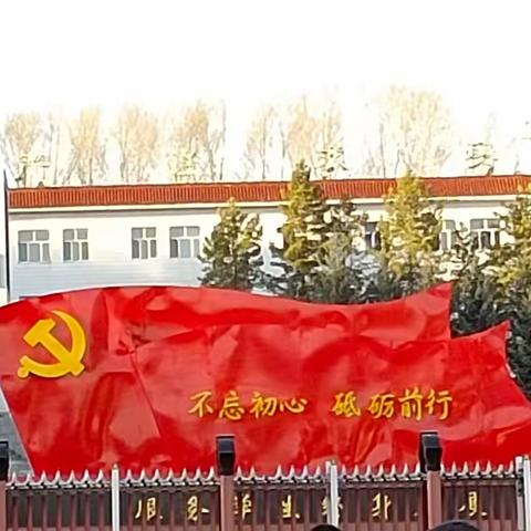 抢前抓早促就业 助考宣传两不误