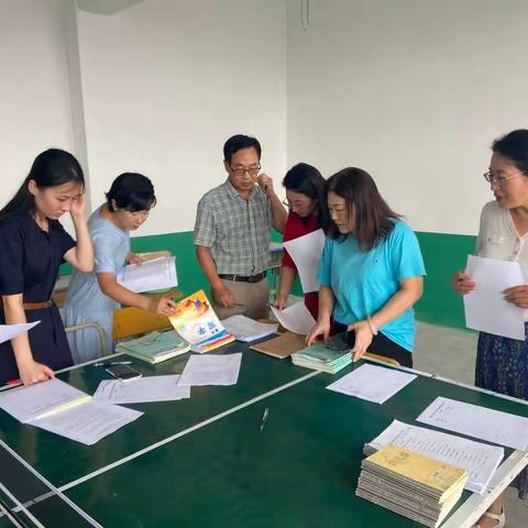 缤纷暑假 绚我风采 ——平度经济开发区小学举行暑假英语作业展评活动