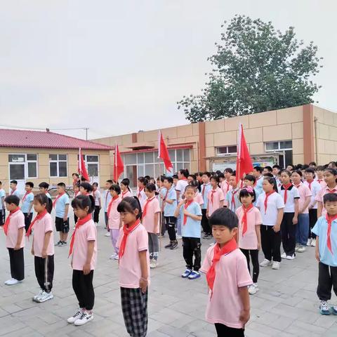 追寻红色足迹，争做新时代好少年——记神宇小学新少先队员入队仪式