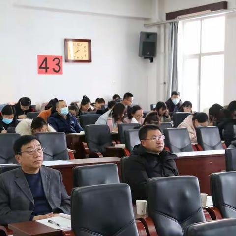 经天纬地观世界，春风化雨满课堂