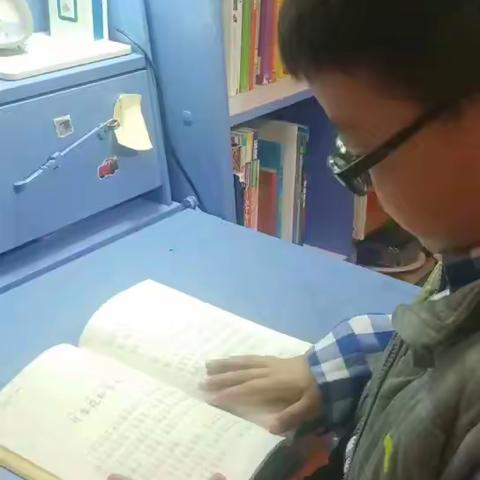 龙泉街道中心小学二年级组“小小朗读者”活动