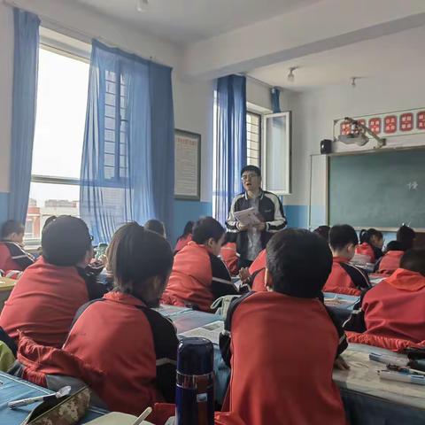 库伦小学双减进行时：鸿雁助力提升教学——领导班子推门听课活动