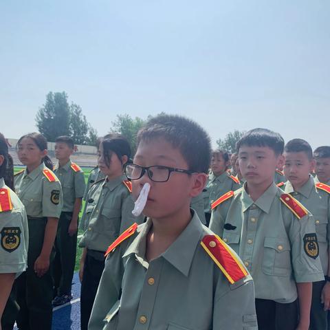 挥洒汗水，激扬青春----板泉二中军训第三天纪实