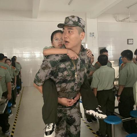 "最可爱的人"----板泉二中军训纪实