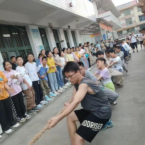 凝“绳”聚力展风采 团结共勉赢未来！——洞口县石江镇干木初级中学拔河比赛