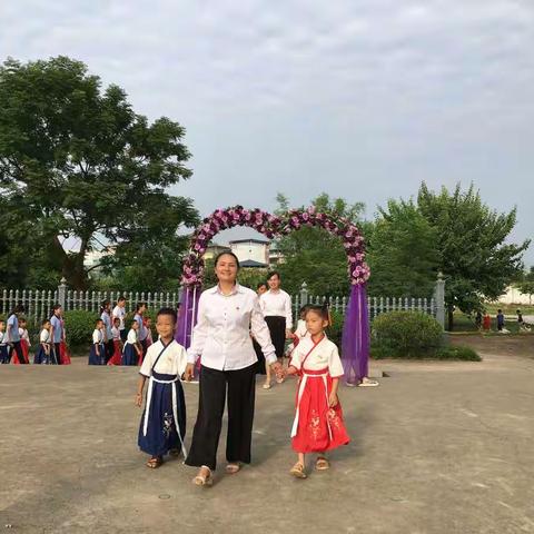 "金秋开学季 启智开笔礼"府城镇东风小学2023年秋季学期开学典礼暨一年级开笔礼