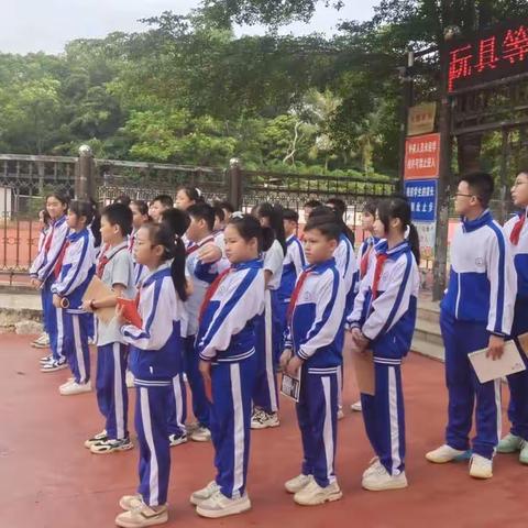 文昌市清澜中心小学参观人民法院简报