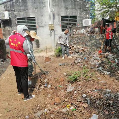 网格员助力环境卫生整治