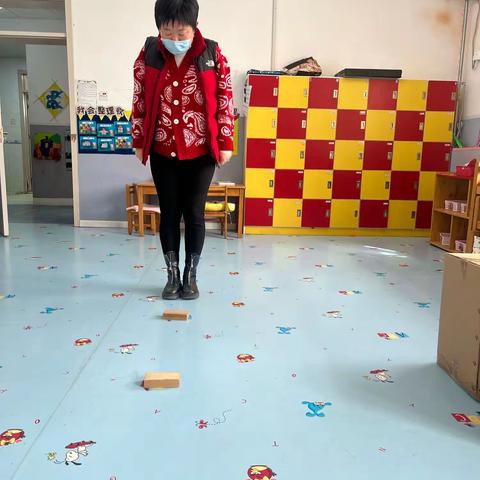 溪翁庄镇中心幼儿园中二班——室内游戏快乐多