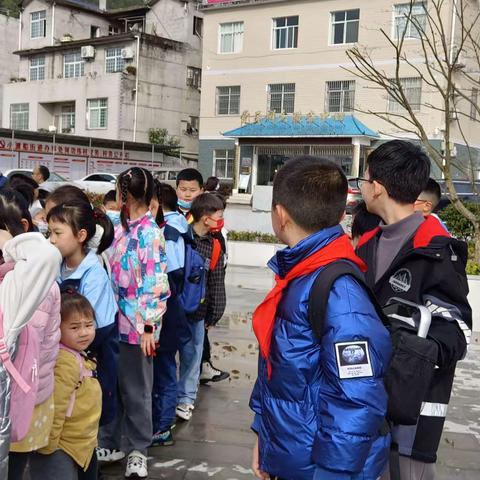 我们的节日·清明：踏青祭扫