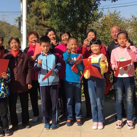 《唱红歌，画家乡，我们的国庆别样红》乌市第七十六中学五年级1班国庆节户外亲子活动