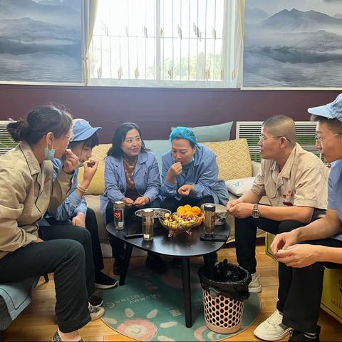 岁月如歌 一路同行 感恩有你！          ———成装一厂成四车间瓷甲班