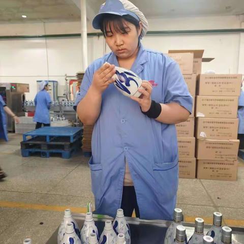 岗位练兵赛水平 比学赶超当能手———成装一厂成四车间玻甲班