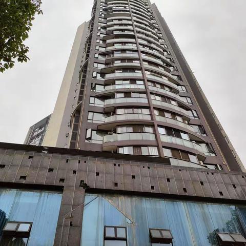 🔥🔥血亏千万 798万出售盖丽商圈转角处1F+2F900平方 房东诚心出售 也可以出租，开门V6096