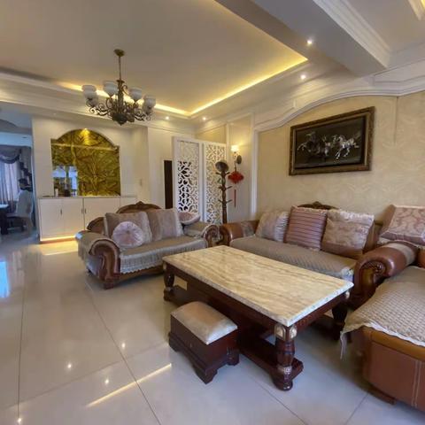 🔥98.8万购豪装花园湖景房  外滩风景六跃七，5/3/2  产权180，实得300平。超大主卧带大阳台衣帽间。V6096