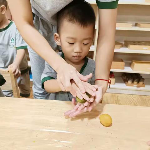 跨世纪芙蓉国幼儿园星光班王川銘