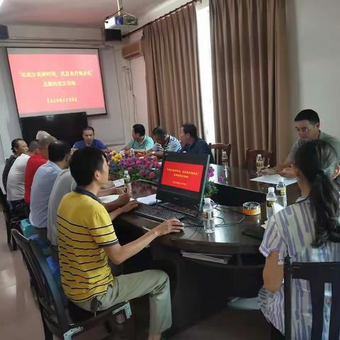 美兰区环卫局开展“垃圾分类新时尚，党员现行做示范”宣传活动