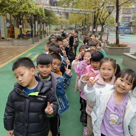 春日暖洋洋，大三班田家炳小学一日游