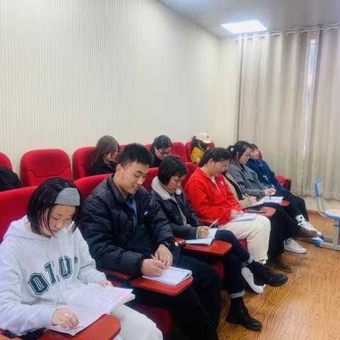 减“负”提“质”正当时——联读，让阅读向思维深处漫溯——记章旦中学教育集团初中语文组“1+X”联读主题教研活动