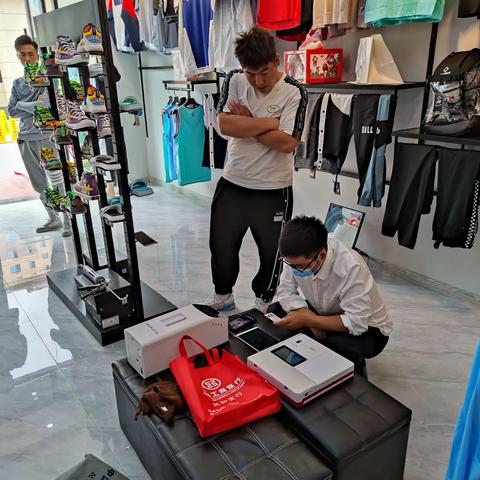 同心聚力 奋斗逐梦－－民和支行青年先锋队持续开展周末外出营销活动