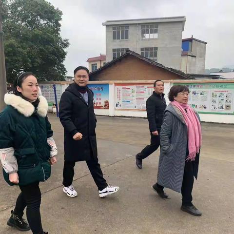 送教下乡 真情暖心 ——记柳州市景行小学到我校开展“服务乡村教育送教下乡”活动